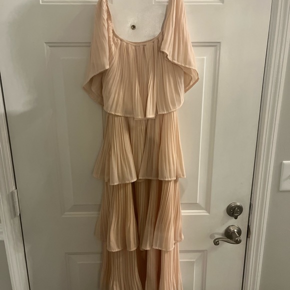 Blush dress off the shoulder - Picture 2 of 2
